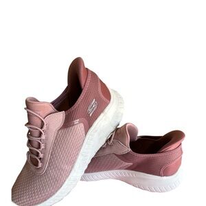 SKETCHERS Slip ins- Women's Athletic Sneakers in Blush Pink and Rose